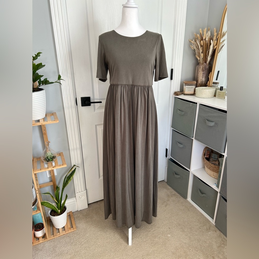 The Main Street Exchange | Olive Green Short Sleeve Maxi Dress | Size Small